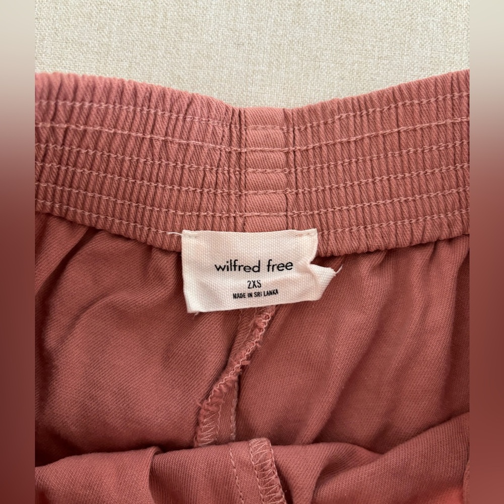 Wilfred Free Aritzia Nova short 3’’ XXS heirloom pink - Picture 2 of 4